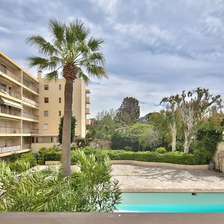 Residence Tamanaco Beach By Weekome شقة